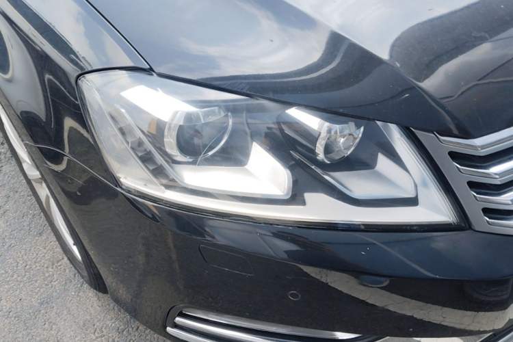 Used Volkswagen Magotan 2015 1.8TSI Luxury Model Right Front Headlight