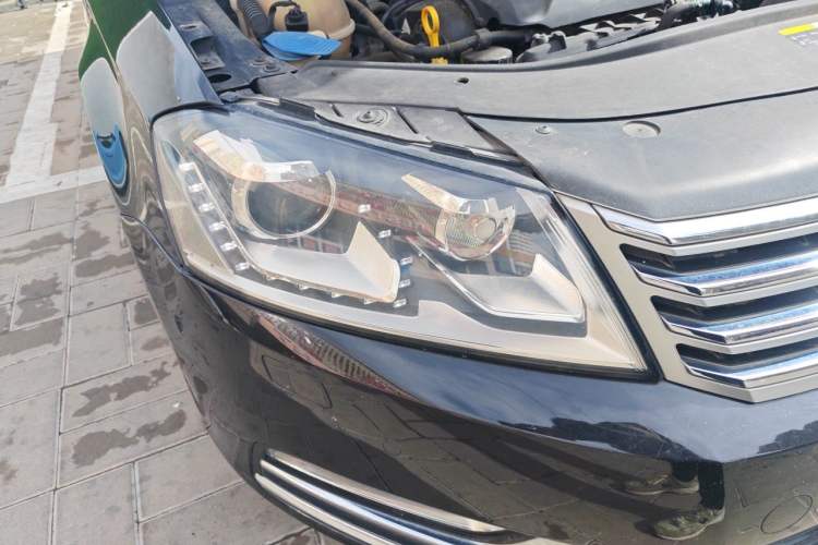 Used Volkswagen Magotan 2015 Revised Version 2.0 TSI Prestige Edition Right Front Headlight