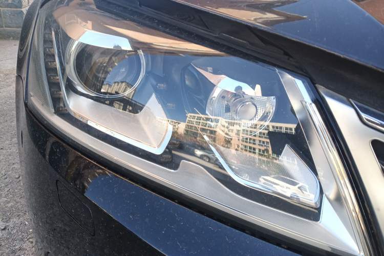 Used Volkswagen Magotan 2015 2.0 TSI Prestige Model Right Front Headlight