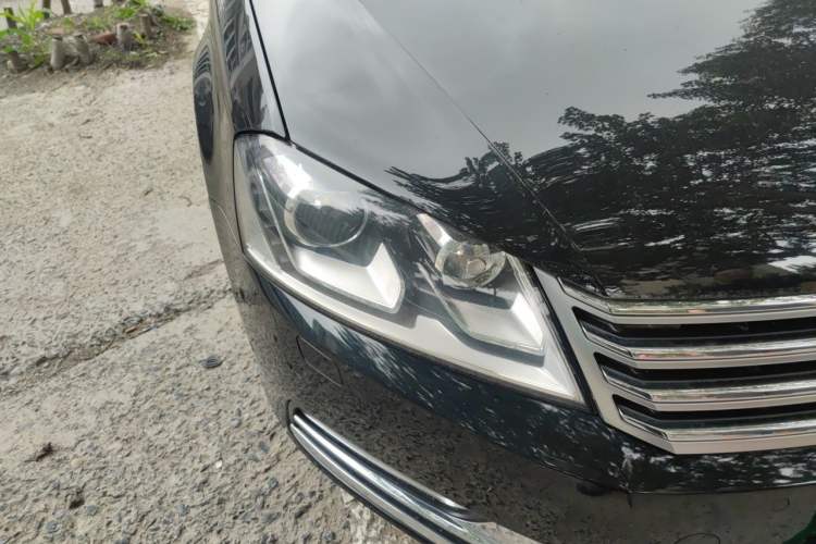 Used Volkswagen Magotan 2015 2.0 TSI Prestige Model Right Front Headlight