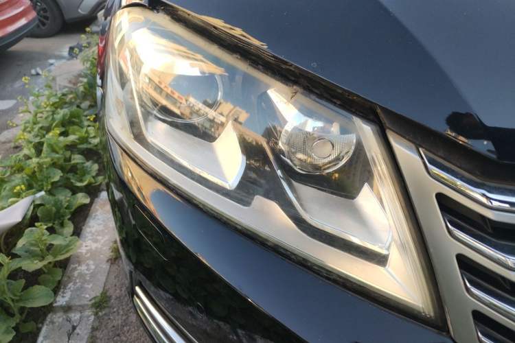 Used Volkswagen Magotan 2015 Revised Version 2.0 TSI Luxury Edition Right Front Headlight