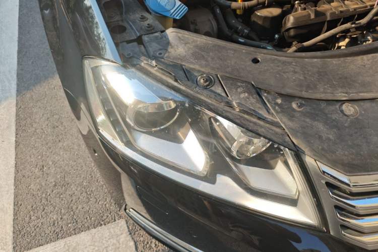 Used Volkswagen Magotan 2015 Revised Version 2.0 TSI Prestige Edition Right Front Headlight