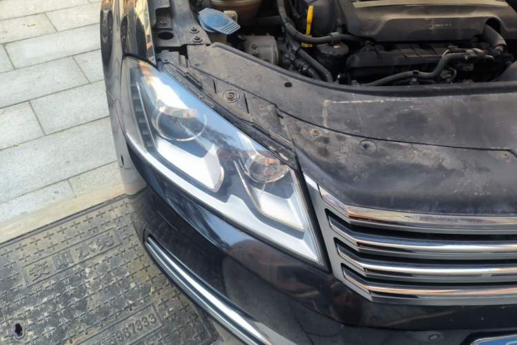 Used Volkswagen Magotan 2015 2.0 TSI Prestige Model Right Front Headlight