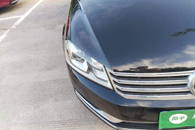 Used Volkswagen Magotan 2015 Revised Version 2.0 TSI Luxury Edition Right Front Headlight