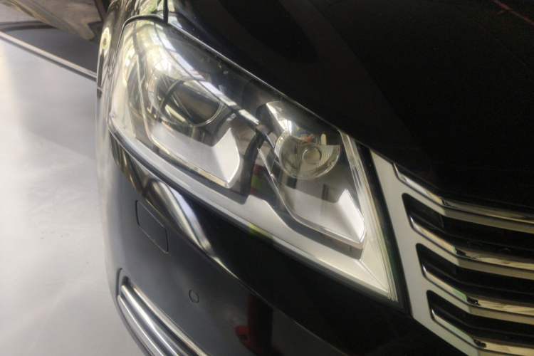 Used Volkswagen Magotan 2015 1.8TSI Luxury Model Right Front Headlight