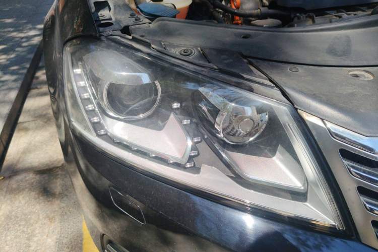 Used Volkswagen Magotan 2015 1.8TSI Luxury Model Right Front Headlight