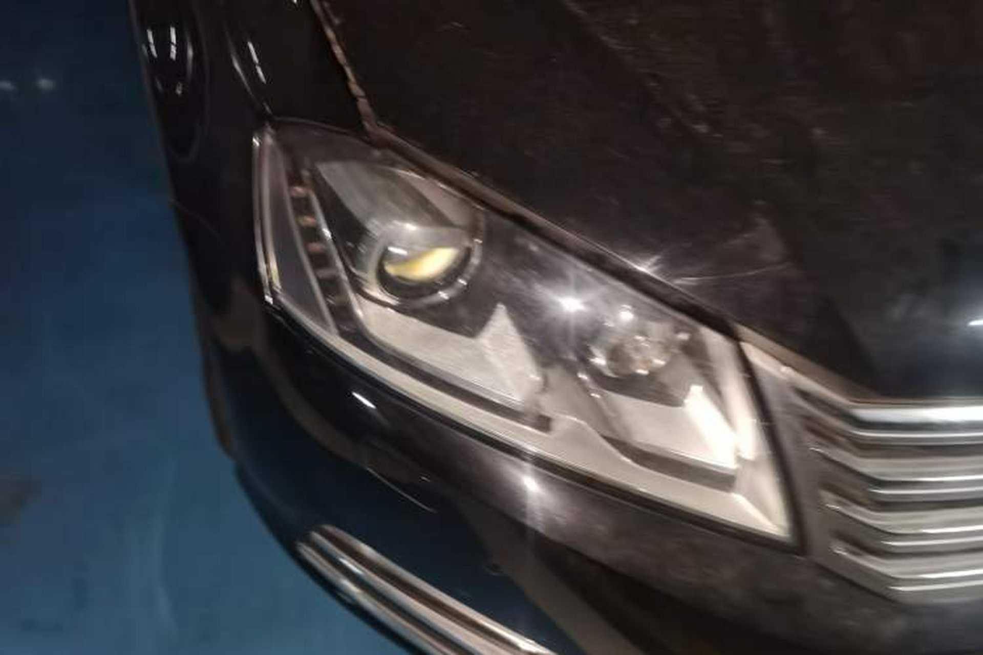 Used Volkswagen Magotan 2015 1.8TSI Advanced Model Right Front Headlight