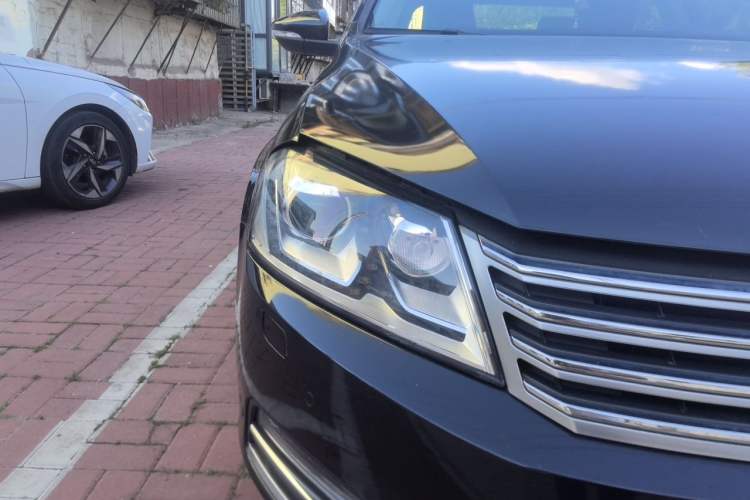 Used Volkswagen Magotan 2015 1.8TSI Luxury Model Right Front Headlight