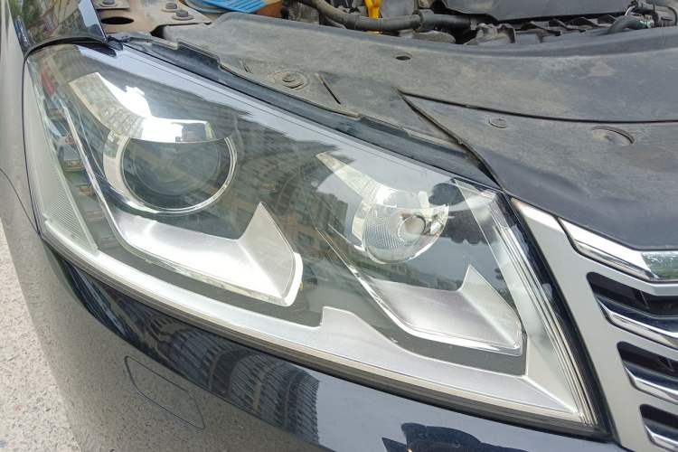 Used Volkswagen Magotan 2015 Facelift 1.8TSI Luxury Model Right Front Headlight