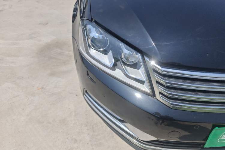 Used Volkswagen Magotan 2015 Revised Version 2.0 TSI Prestige Edition Right Front Headlight