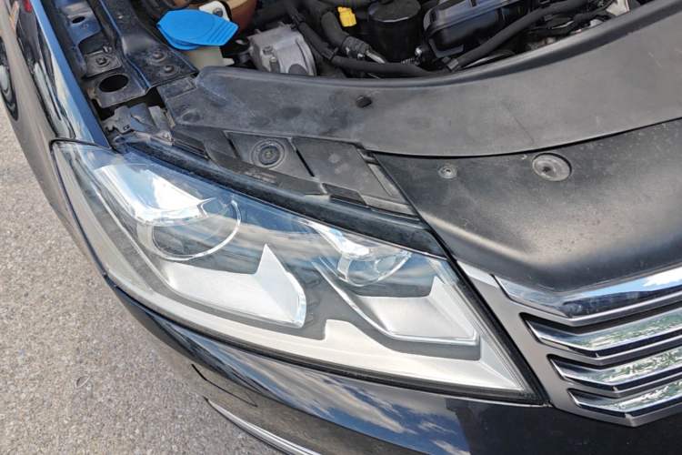 Used Volkswagen Magotan 2015 2.0 TSI Prestige Model Right Front Headlight