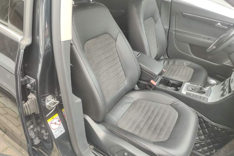 Used Volkswagen Magotan 2015 1.8TSI Luxury Model Right Front Seat