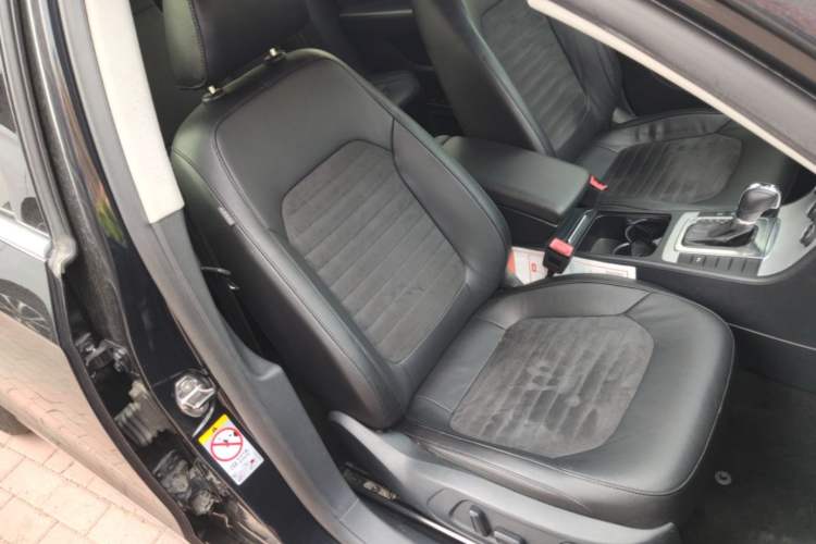 Used Volkswagen Magotan 2015 1.8TSI Luxury Model Right Front Seat