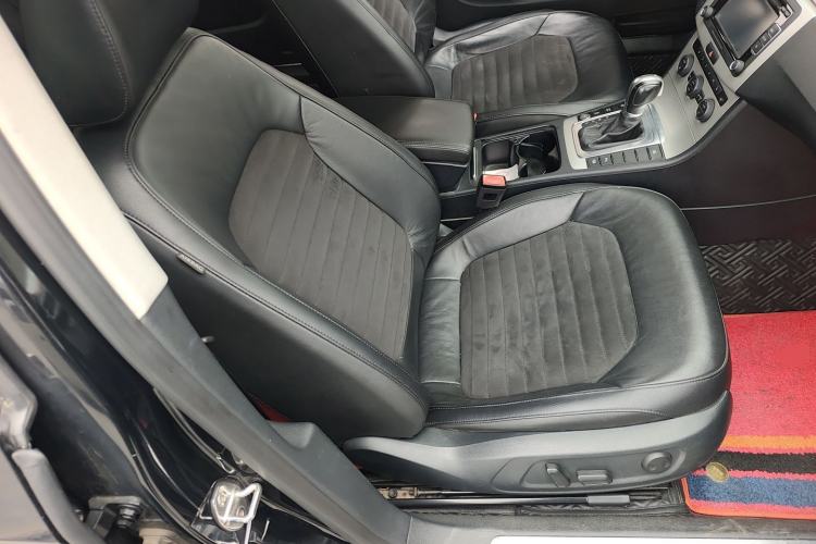 Used Volkswagen Magotan 2015 Revised 1.8TSI Prestige Version Right Front Seat