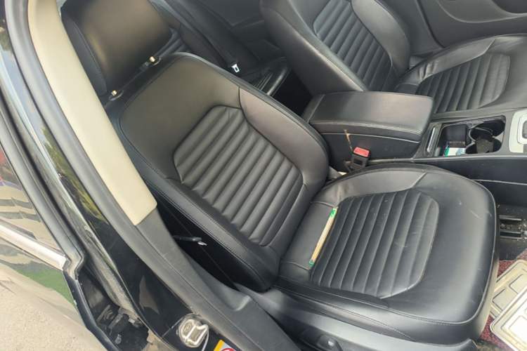 Used Volkswagen Magotan 2015 1.8TSI Advanced Model Right Front Seat