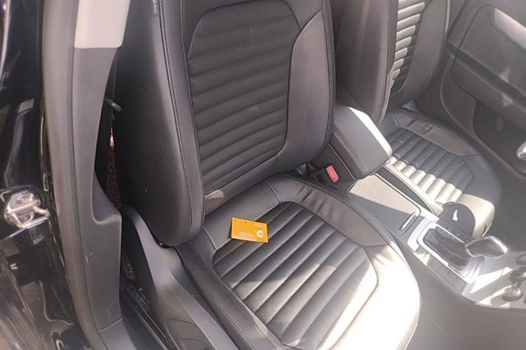 Used Volkswagen Magotan 2015 1.8TSI Advanced Model Right Front Seat