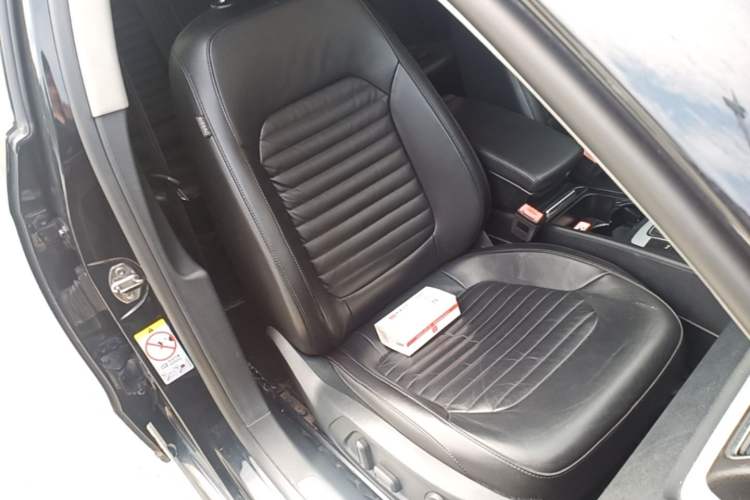 Used Volkswagen Magotan 2015 1.8TSI Advanced Model Right Front Seat