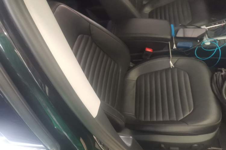 Used Volkswagen Magotan 2015 1.8TSI Advanced Model Right Front Seat