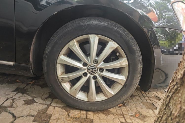 Used Volkswagen Magotan 2015 1.8TSI Advanced Model Right Front Wheel Hub