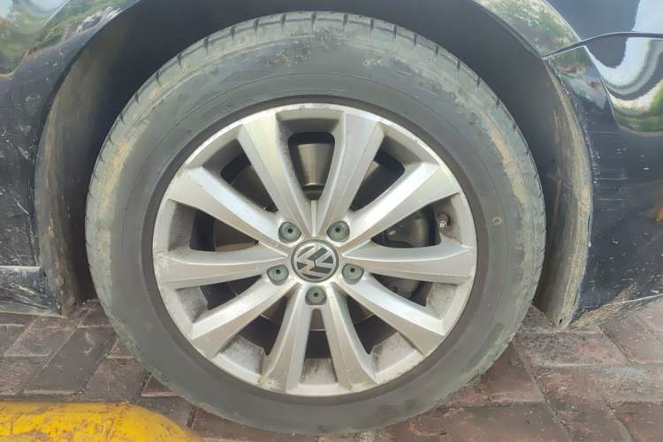 Used Volkswagen Magotan 2015 1.8TSI Advanced Model Right Front Wheel Hub