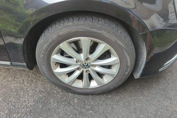 Used Volkswagen Magotan 2015 1.8TSI Luxury Model Right Front Wheel Hub