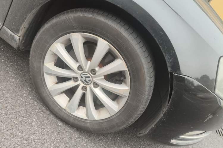 Used Volkswagen Magotan 2015 1.8TSI Advanced Model Right Front Wheel Hub