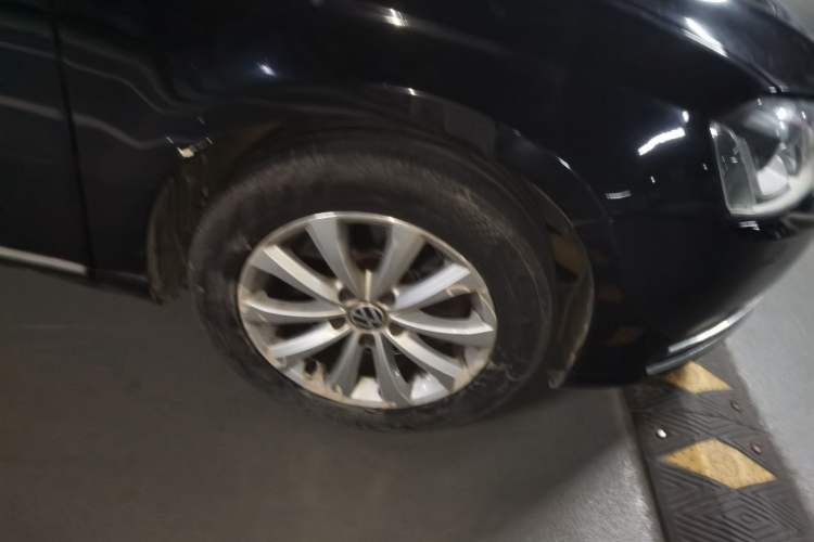 Used Volkswagen Magotan 2015 1.8TSI Luxury Model Right Front Wheel Hub