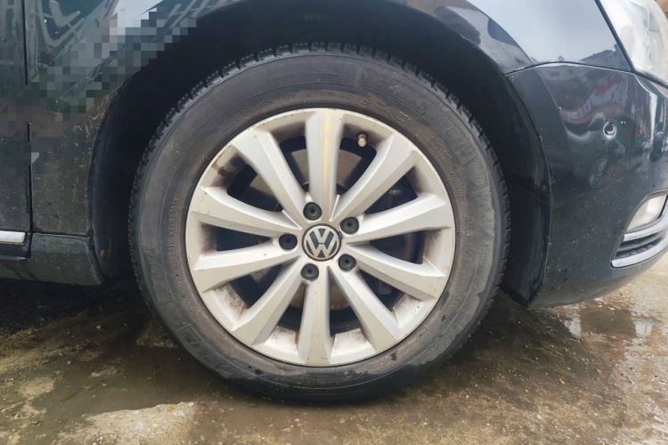 Used Volkswagen Magotan 2015 2.0 TSI Luxury Model Right Front Wheel Hub