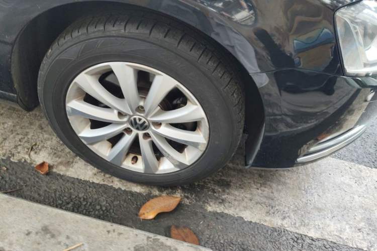 Used Volkswagen Magotan 2015 Facelift 1.8TSI Luxury Model Right Front Wheel Hub