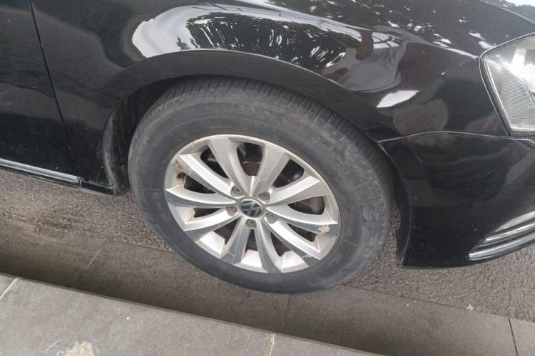 Used Volkswagen Magotan 2015 1.8TSI Advanced Model Right Front Wheel Hub