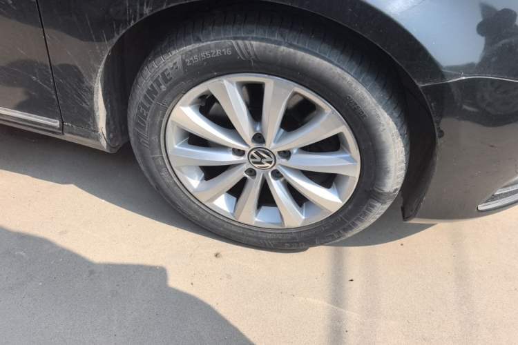 Used Volkswagen Magotan 2015 1.8TSI Advanced Model Right Front Wheel Hub