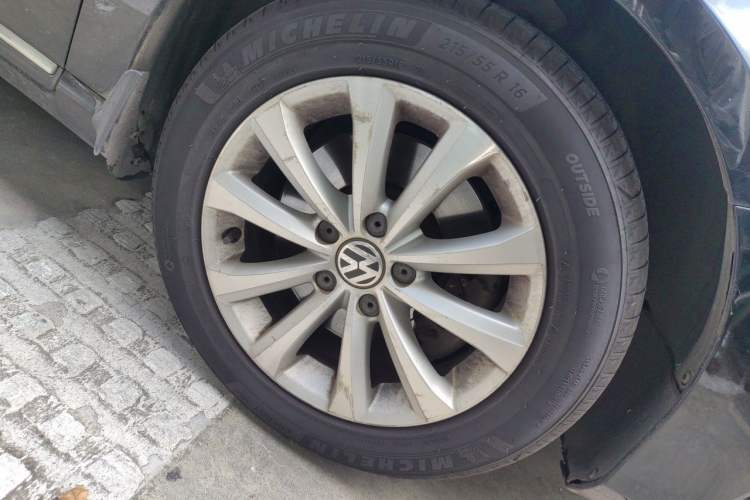 Used Volkswagen Magotan 2015 1.8TSI Advanced Model Right Front Wheel Hub