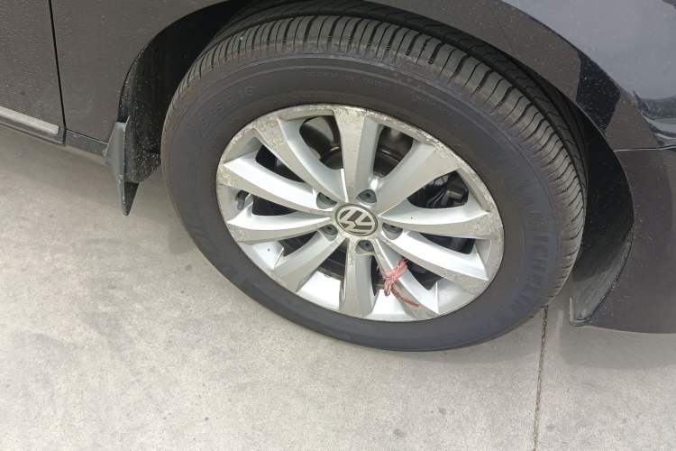 Used Volkswagen Magotan 2015 1.8TSI Advanced Model Right Front Wheel Hub