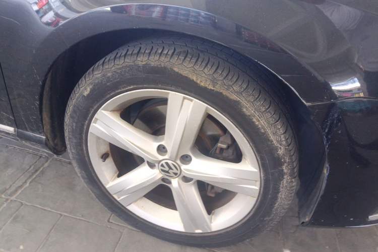 Used Volkswagen Magotan 2015 1.8TSI Prestige Model Right Front Wheel Hub
