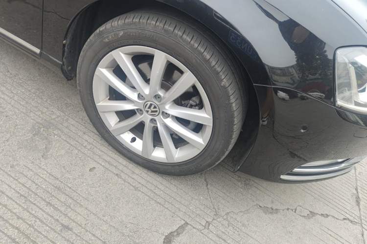 Used Volkswagen Magotan 2015 2.0 TSI Prestige Model Right Front Wheel Hub
