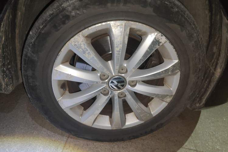 Used Volkswagen Magotan 2015 1.8TSI Advanced Model Right Front Wheel Hub