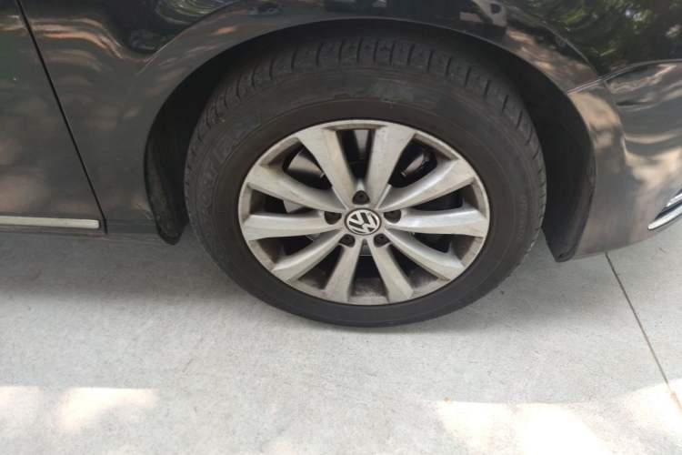 Used Volkswagen Magotan 2015 1.8TSI Luxury Model Right Front Wheel Hub