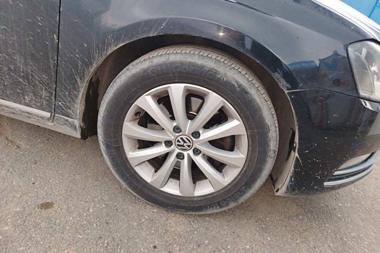 Used Volkswagen Magotan 2015 1.8TSI Advanced Model Right Front Wheel Hub