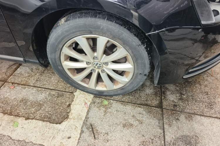 Used Volkswagen Magotan 2015 1.8TSI Advanced Model Right Front Wheel Hub