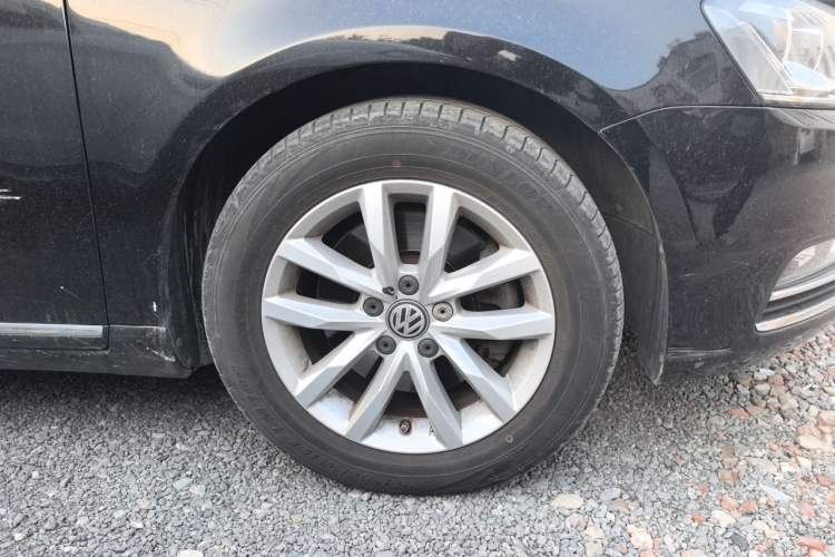Used Volkswagen Magotan 2015 Facelift 1.8TSI Luxury Model Right Front Wheel Hub