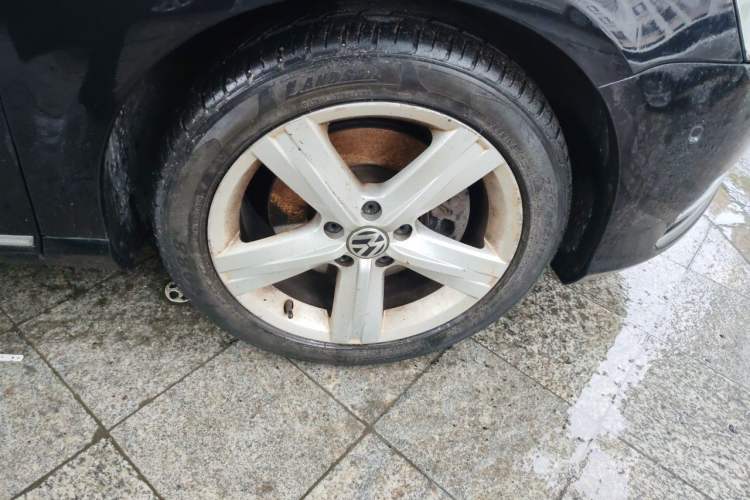 Used Volkswagen Magotan 2015 Revised 1.8TSI Prestige Version Right Front Wheel Hub