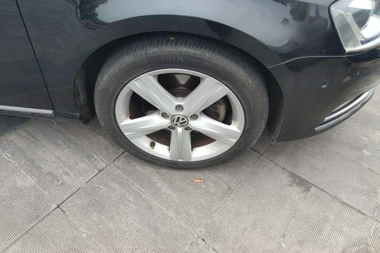 Used Volkswagen Magotan 2015 1.8TSI Prestige Model Right Front Wheel Hub