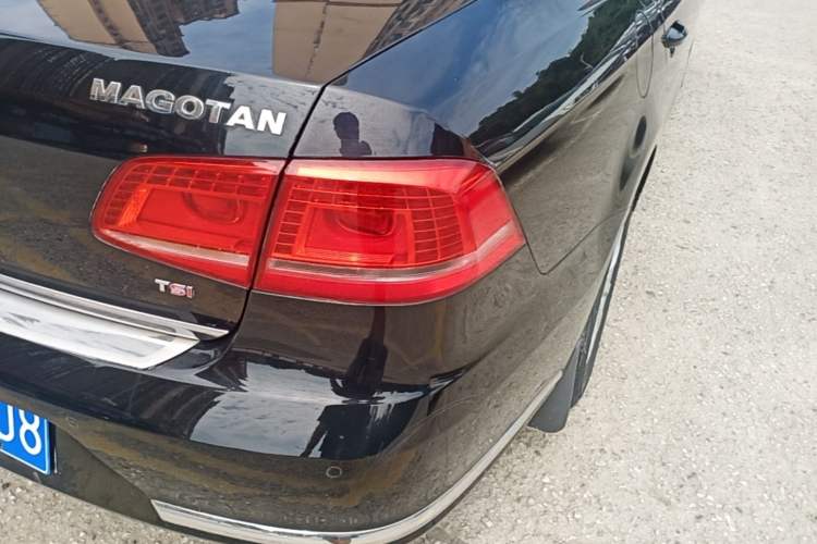 Used Volkswagen Magotan 2015 1.8TSI Advanced Model Right Rear Taillight