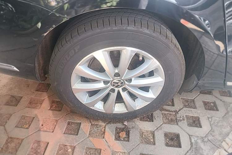 Used Volkswagen Magotan 2015 1.8TSI Advanced Model Right Rear Wheel Hub