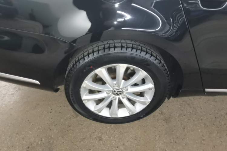 Used Volkswagen Magotan 2015 1.8TSI Luxury Model Right Rear Wheel Hub