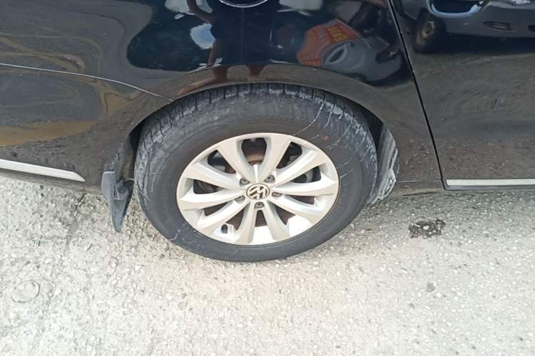 Used Volkswagen Magotan 2015 1.8TSI Advanced Model Right Rear Wheel Hub