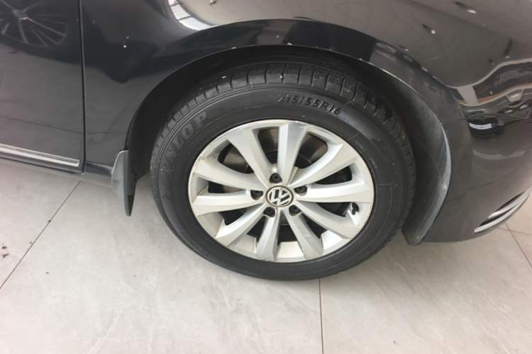 Used Volkswagen Magotan 2015 Facelift 1.8TSI Luxury Model Right Rear Wheel Hub