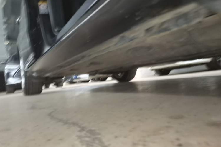 Used Volkswagen Magotan 2015 1.8TSI Luxury Model Right Side Sill
