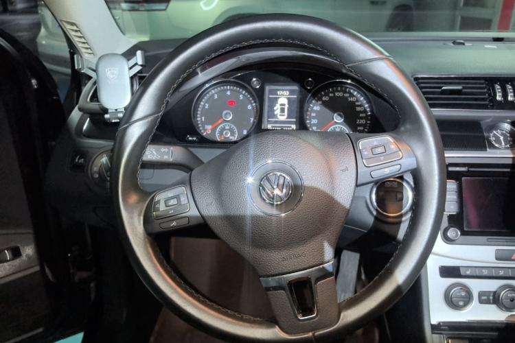 Used Volkswagen Magotan 2015 1.8TSI Luxury Model Steering Wheel