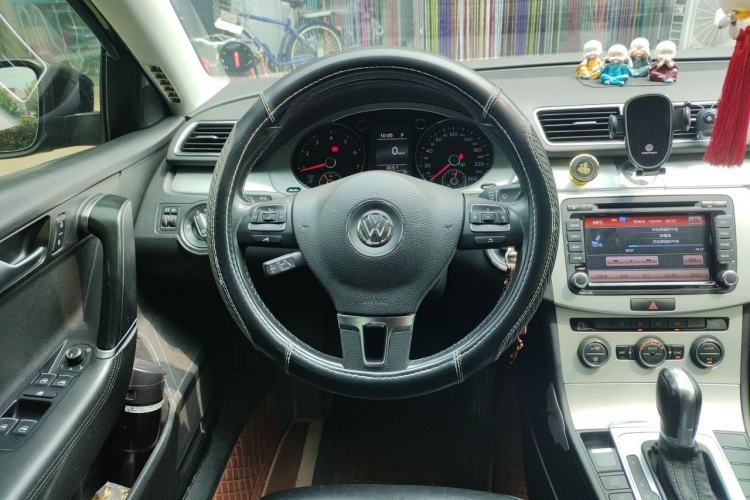 Used Volkswagen Magotan 2015 1.8TSI Comfort Model Steering Wheel